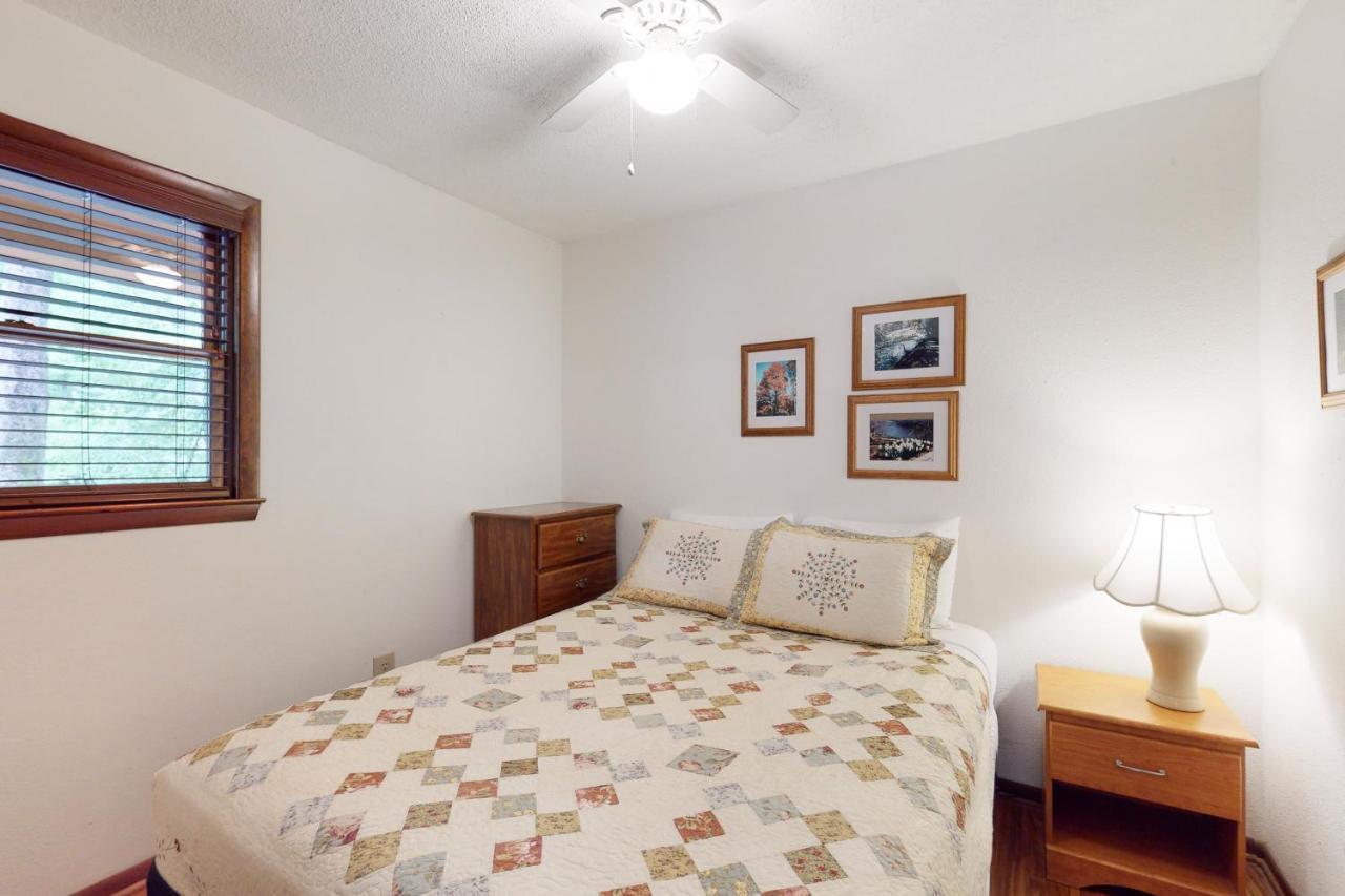 2 Bed 1 Bath Vacation Home In Whittier Экстерьер фото