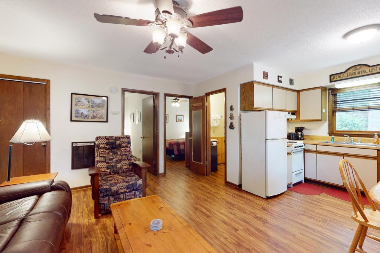 2 Bed 1 Bath Vacation Home In Whittier Экстерьер фото