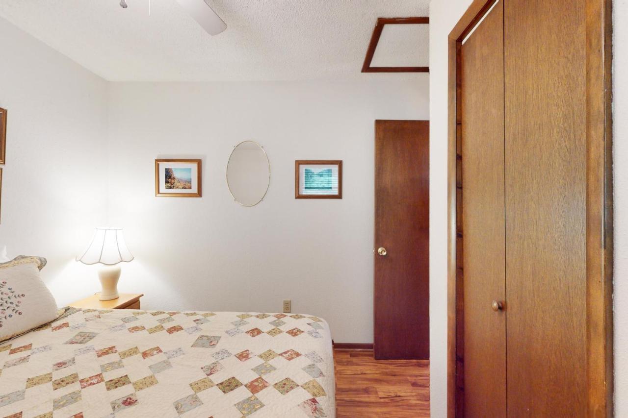 2 Bed 1 Bath Vacation Home In Whittier Экстерьер фото