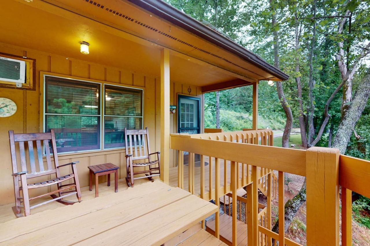 2 Bed 1 Bath Vacation Home In Whittier Экстерьер фото